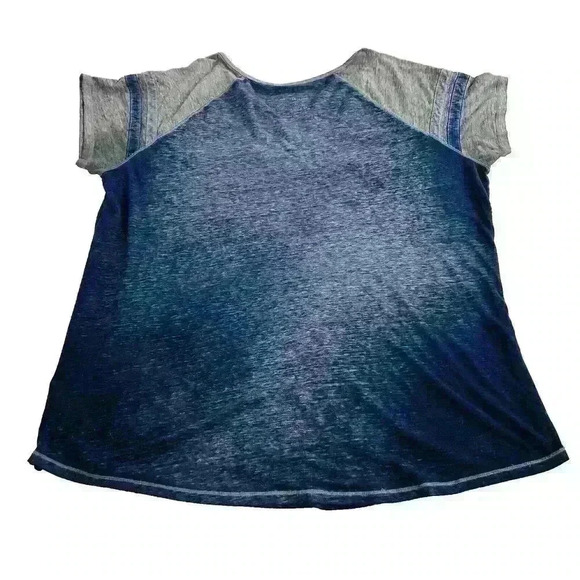 Torrid Womens Size 1 (14/16) Navy Classic Fit Beers and Cheers Football T-Shirt - Picture 11 of 11